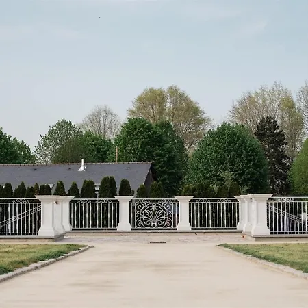 Domaine Les Jardins Darsene Couette-café Tinténiac