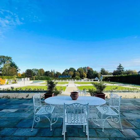 Domaine Les Jardins Darsene Couette-café Tinténiac